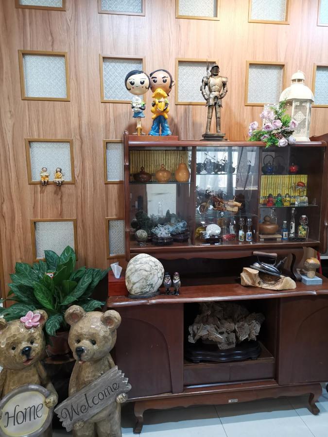 摩登旅宿 Tainan Exteriör bild