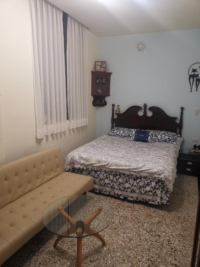 摩登旅宿 Tainan Exteriör bild